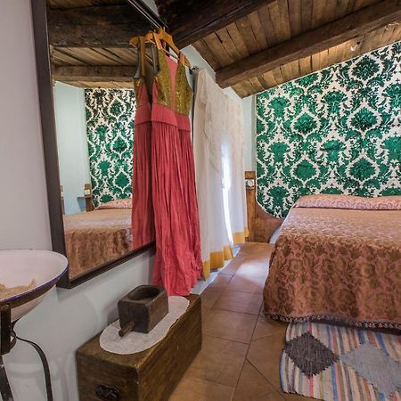 Il Nibbio - Soffitta Delle Ginestre Apartment โมราโนคาลาโบร ภายนอก รูปภาพ