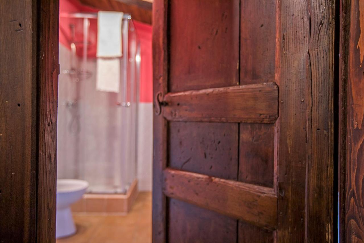 Il Nibbio - Soffitta Delle Ginestre Apartment โมราโนคาลาโบร ภายนอก รูปภาพ