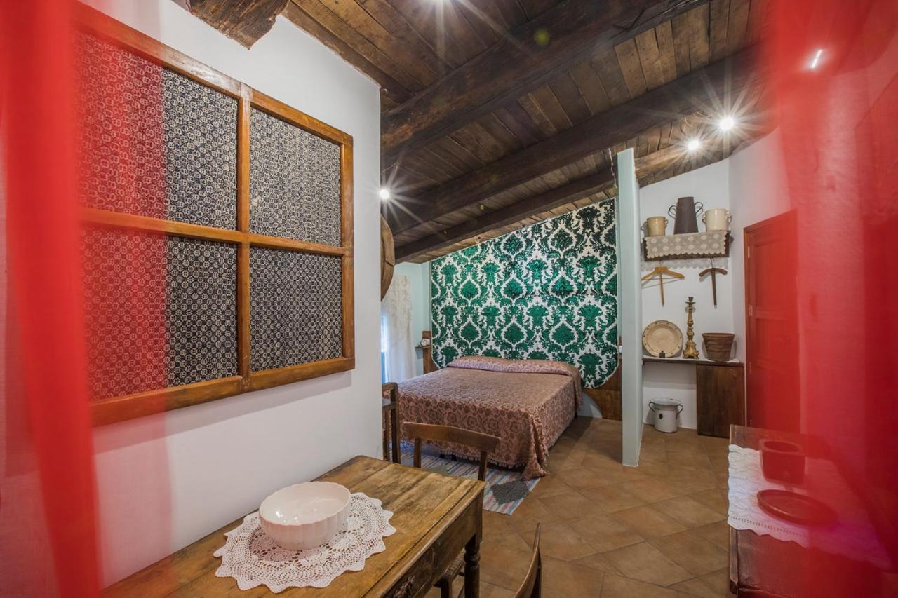 Il Nibbio - Soffitta Delle Ginestre Apartment โมราโนคาลาโบร ภายนอก รูปภาพ