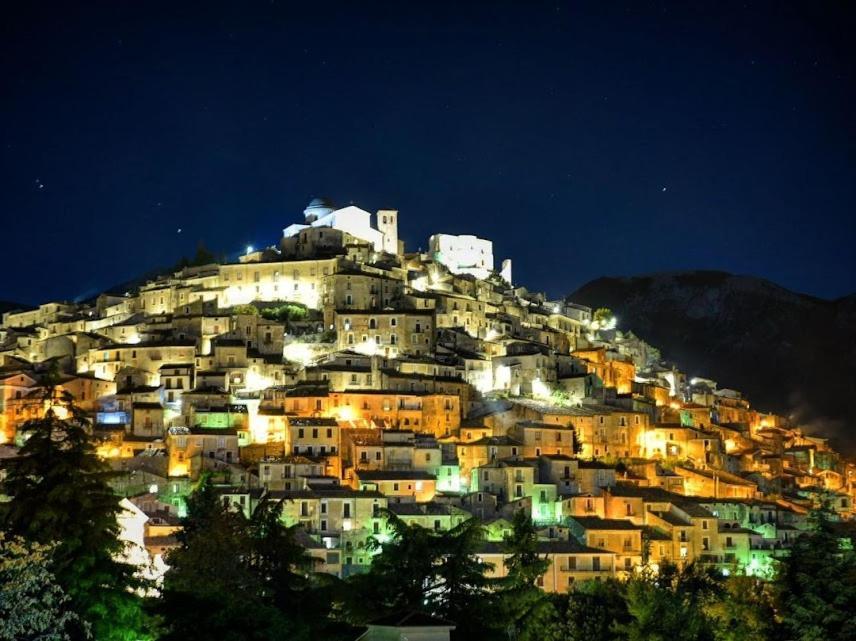 Il Nibbio - Soffitta Delle Ginestre Apartment โมราโนคาลาโบร ภายนอก รูปภาพ